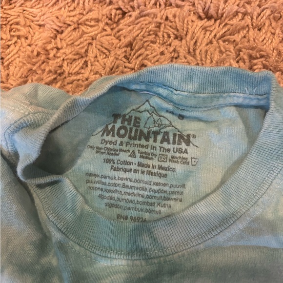 The Mountain t-shirt bunny at Patrick’s day green size small - Picture 2 of 2